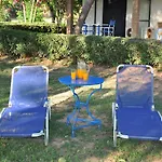 Dougas فندق مبيت وإفطار 3*