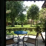 Dougas فندق مبيت وإفطار أركودي