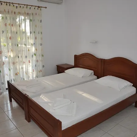 Bed & Breakfast Dougas Arkoudi