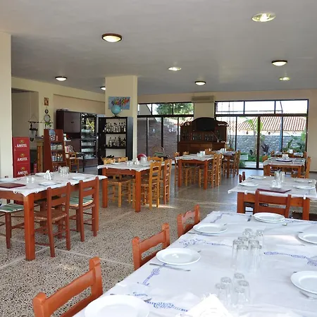 Dougas 3* Arkoudi