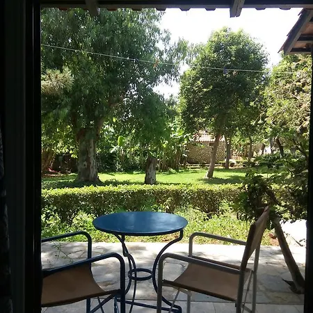 Dougas Bed & Breakfast Arkoudi