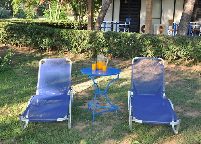 Dougas Bed & Breakfast 3*