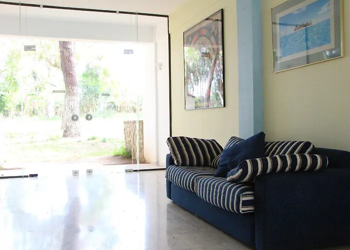 Bed & Breakfast Dougas 3*